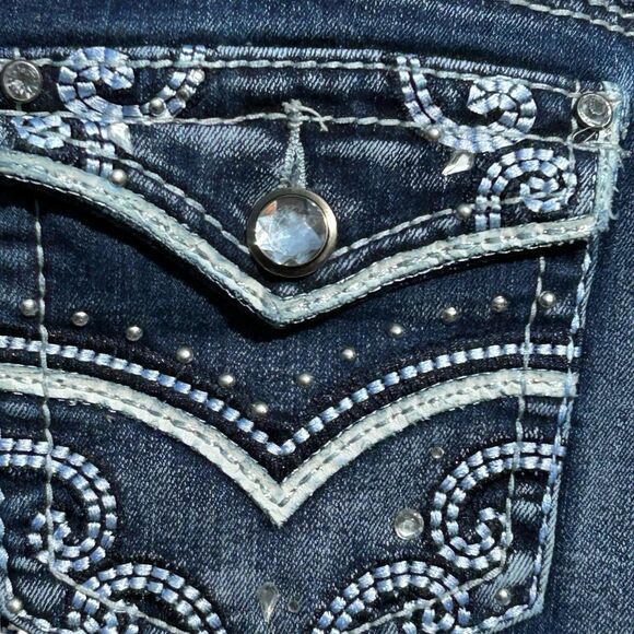 Cato Capri Blue Jean Cuffed Cropped Embellished Stretch Flap Pockets - Size 12 - Picture 8 of 13